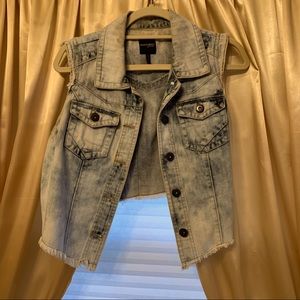 Denim cropped vest